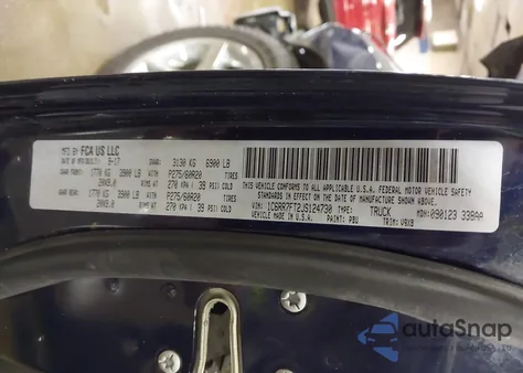 2018 Ram 1500 Express 4X4 6'4 Box z USA, uszkodzony, nr VIN 1C6RR7FT2JS124730